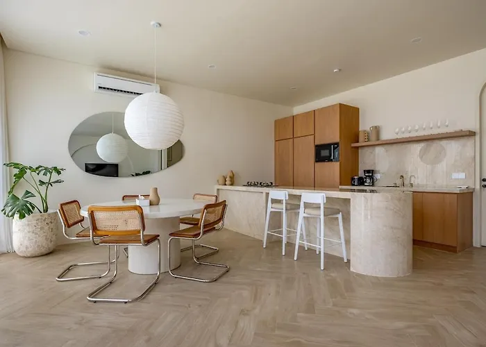 Loca Bingin - 2br 2,5bath Private Pool & Rooftop *