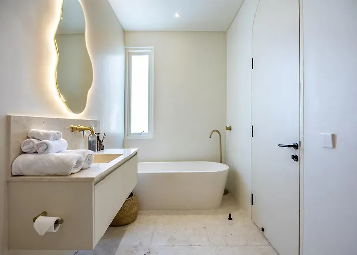 Loca Bingin - 2br 2,5bath Private Pool & Rooftop Villa *